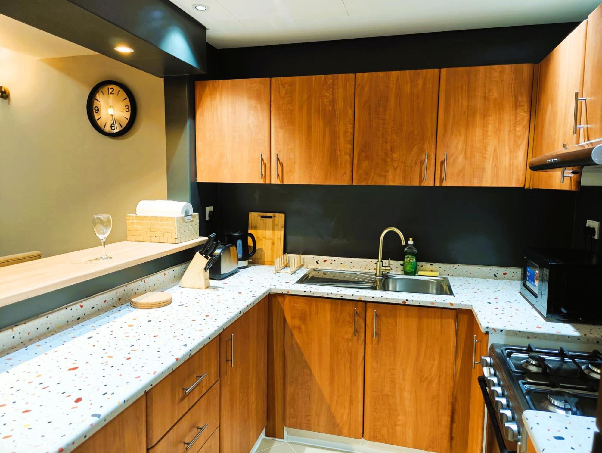 369 Stays- 1 Bedroom Apartment In Sports City Dubai Exteriör bild